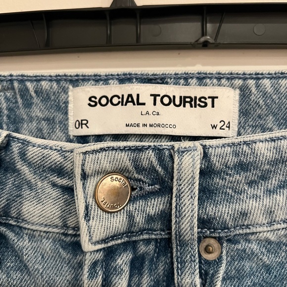 Social Tourist Distressed Jeans - Picture 2 of 5